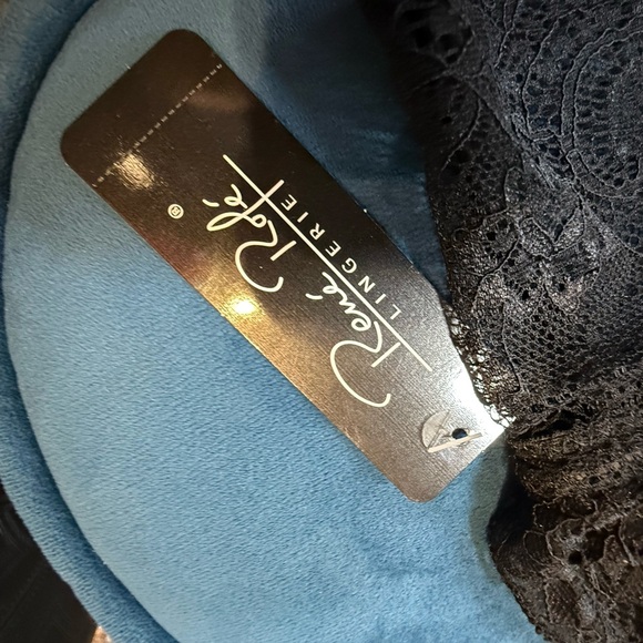 Rene Rofe Black Lace Bralette Soft Cup Bra 2X NWT - Picture 2 of 4